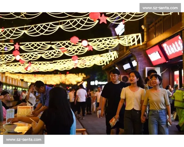 社群热力燃夏夜:荧光跃动激活城市夜间活力 社群热力燃夏夜:荧光跃动激活城市夜间活力